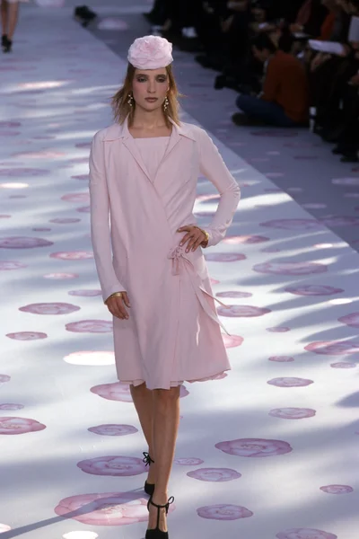 Look 18
